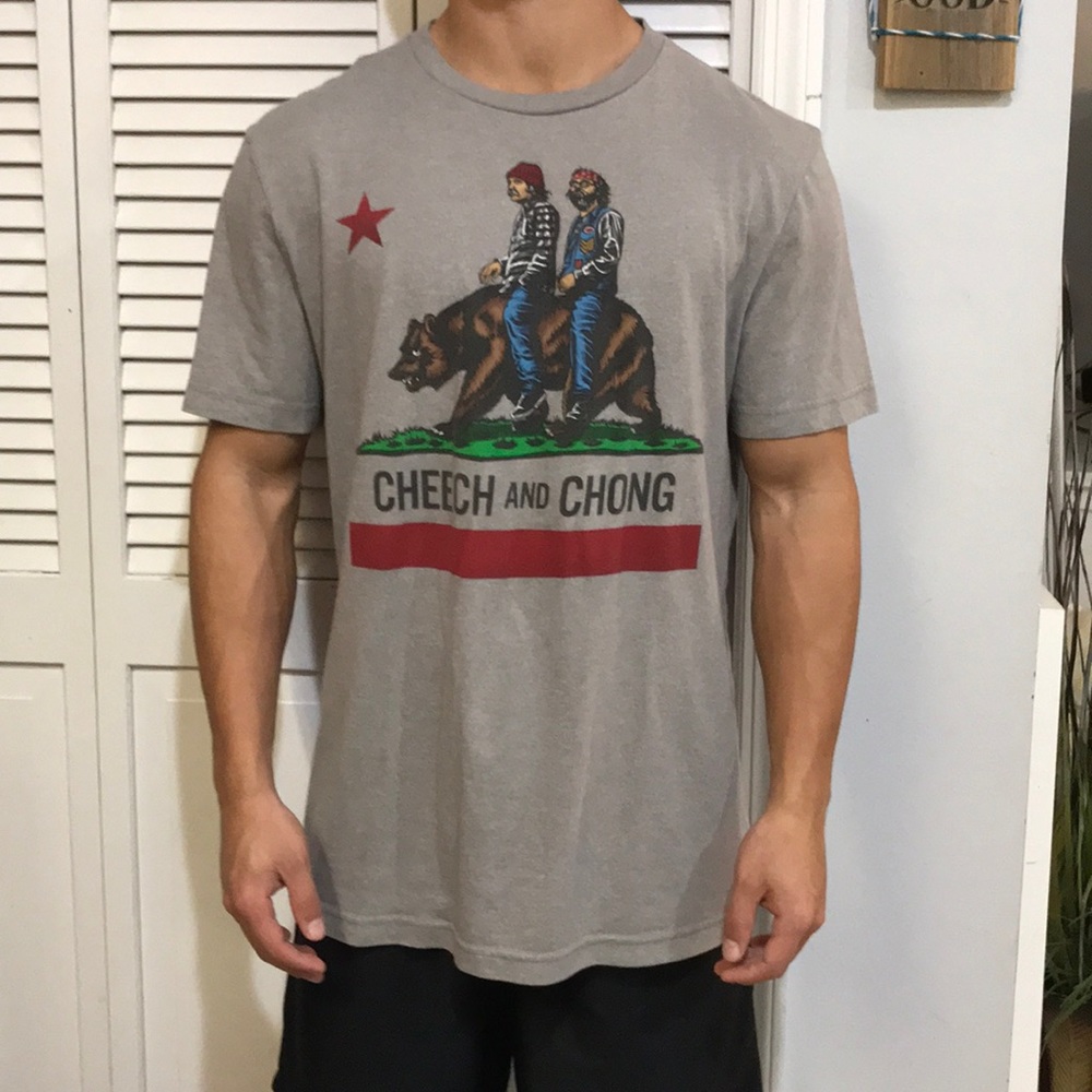 Cheech & Chong men’s Sz Large grizzly bear Tshirt